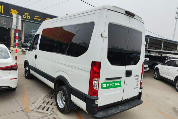 Used Iveco Eurocargo 2021 2.0T Manual Super Rui Long Wheelbase Short Overhang High Roof Side-Sliding Door F1A