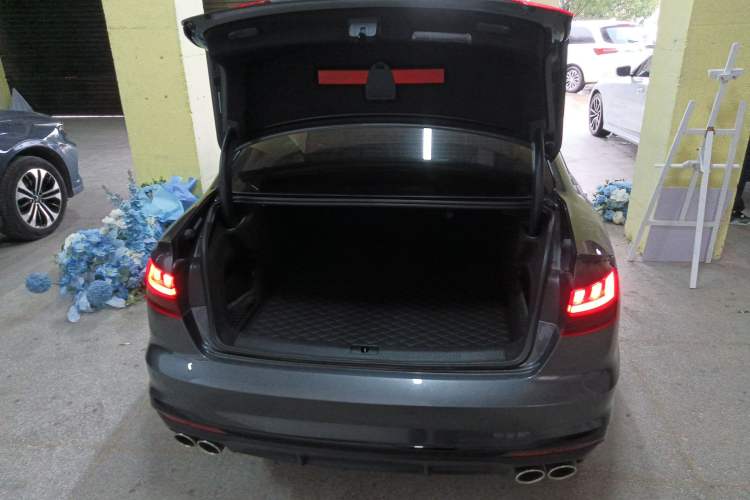 Used Audi A4L 2020 40 TFSI quattro Luxury Dynamic Model
