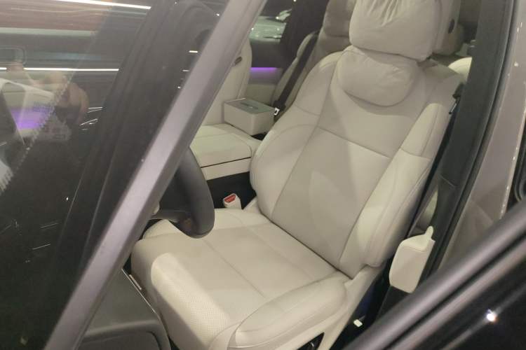 Used Li Auto MEGA 2025 Home Family Special Edition