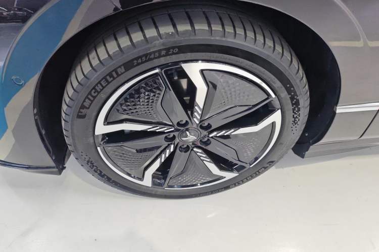 Used VOYAH PASSION 2023 Four-Wheel Drive Long-Range Version
