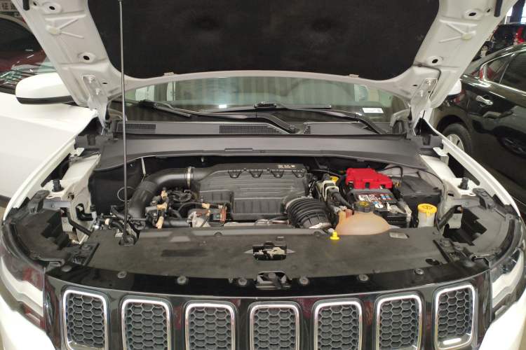 Used  Compass 2019 220T Automatic Enjoyment Version
