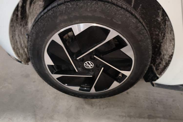 Used Volkswagen ID.3 2025 Smart Model Outstanding Oxygen Edition
