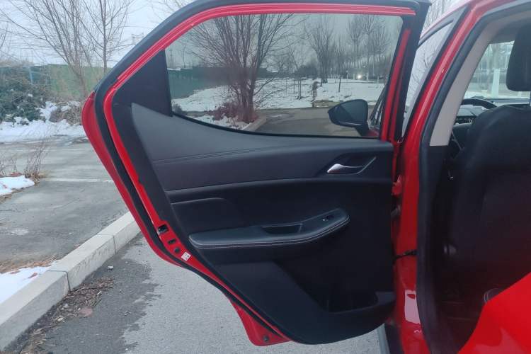 Used BYD Yuan New Energy 2019 EV360 Smart Connect Luxurious Model
