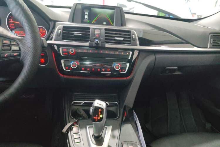 Used BMW 3 Series GT 2018 320i Sport Edition
