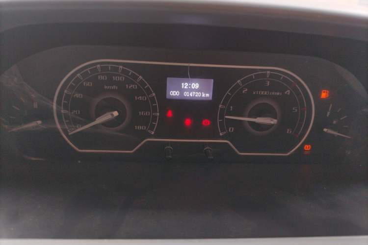 Used SAIC MAXUS Xintu V80 2021 2.0T Manual Classic Aoyuntong Short Wheelbase Mid-Height 7/8/9-Seater
