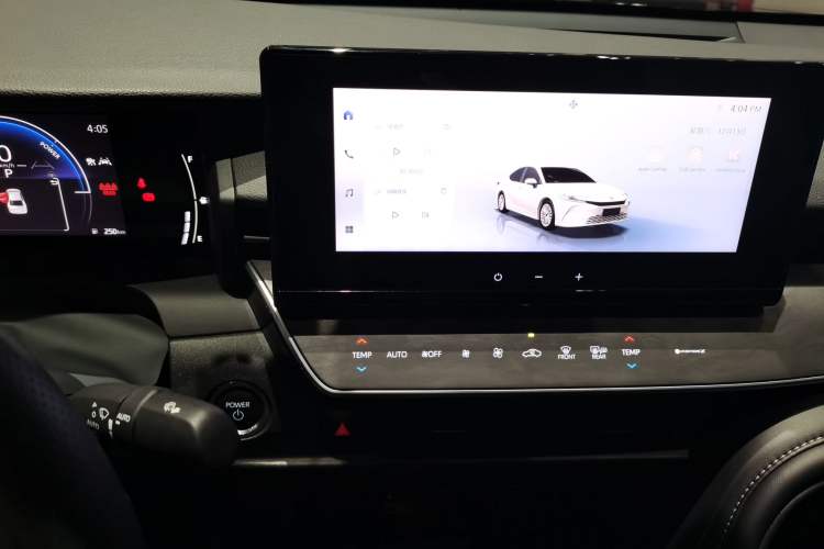 Used Toyota Camry 2024 Dual-Motor 2.0 HGVP Luxury Edition
