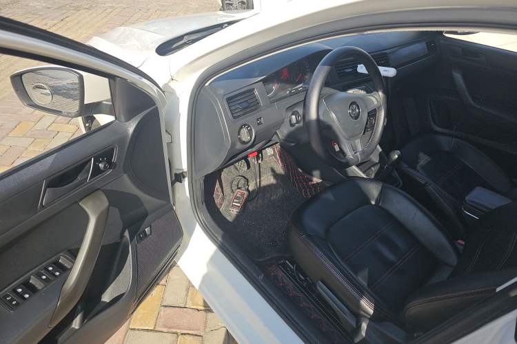 Used Volkswagen Santana 2016 1.4L Manual Fashion Edition
