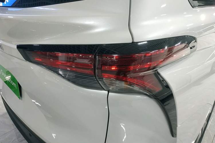 Used Toyota Sienna 2024 2.5L Hybrid Comfort Edition
