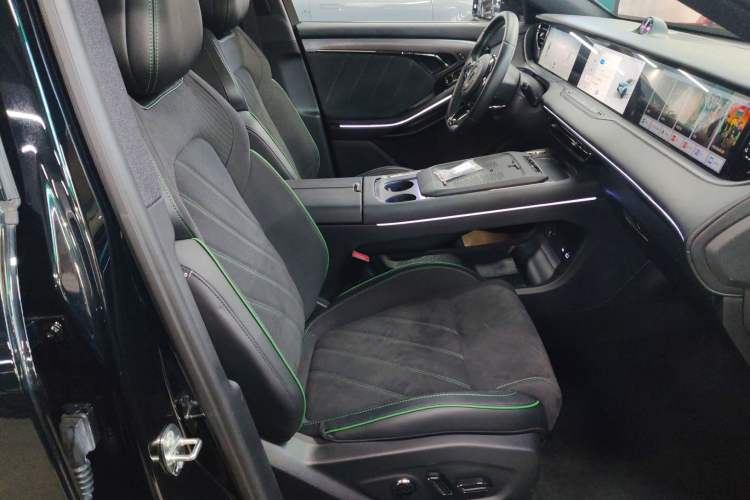 Used VOYAH FREE 2025 318 318 km Rear-Drive Touring Edition