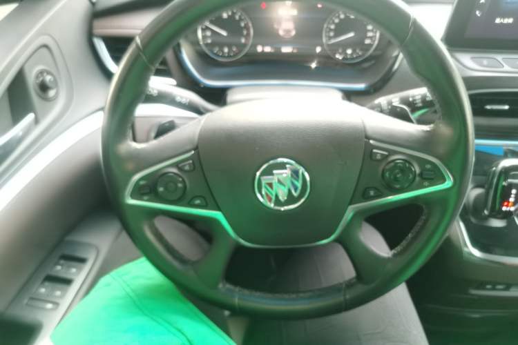 Used Buick GL8 2021 Land Cruiser Executive Class 652T Luxury Model
