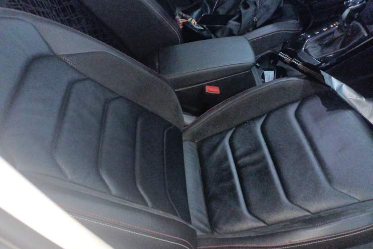 Used Volkswagen Tayron 2019 330TSI Two-Wheel-Drive Luxury Version China V Emission Standard
