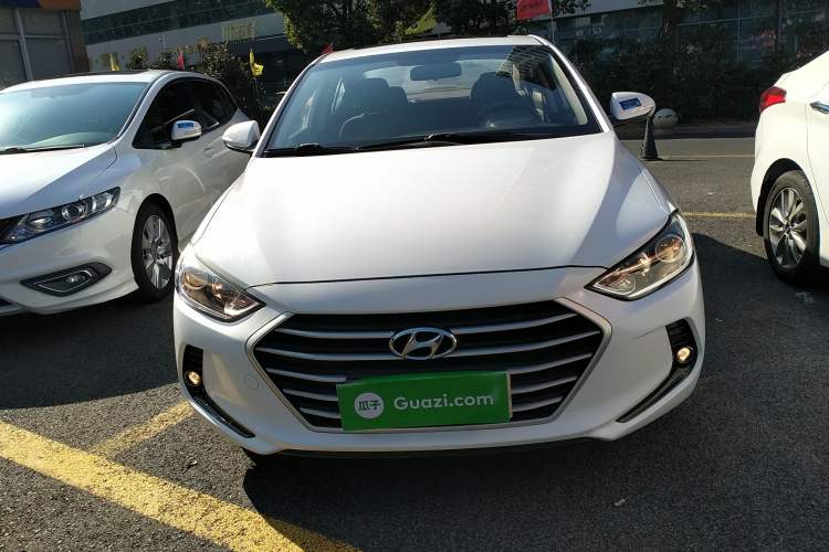 Used Hyundai Elantra 2016 1.6L Manual ZhiXuan · Dynamic Model