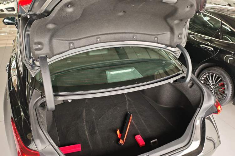 Used Toyota Avalon 2019 2.0L XLE Premium Edition China VI