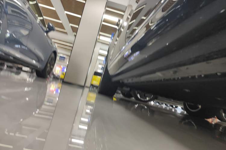 Used Hima AITO M9 2025 All-Electric Ultra Version 100 kWh 5-Seater Model
