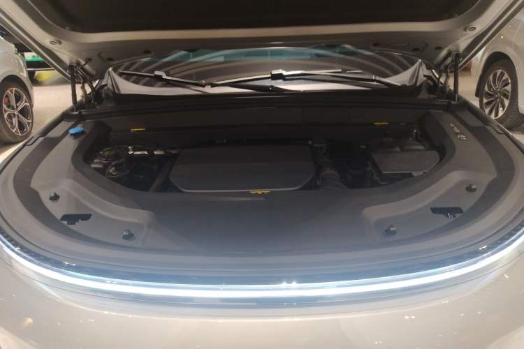 Used Li Auto L8 2024 Ultra Model
