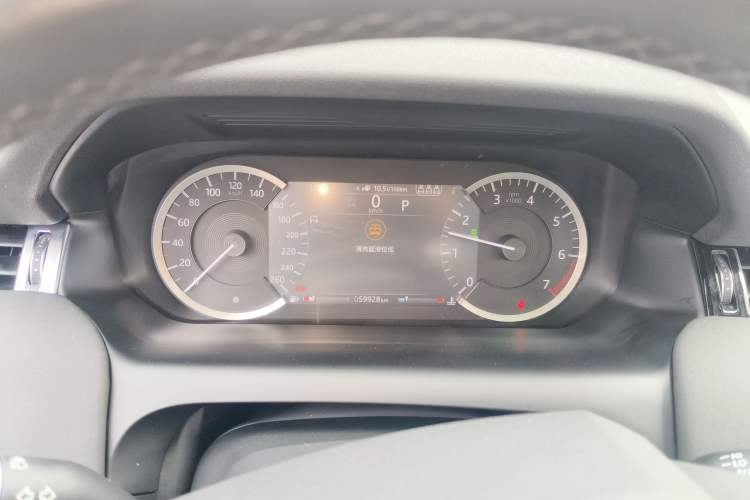 Used Land Rover Discovery Sport 2020 200 PS Family Edition