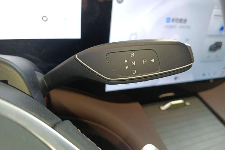 Used  Lanyue 2025 400T Four-Wheel Drive Starry Edition 7-Seater
