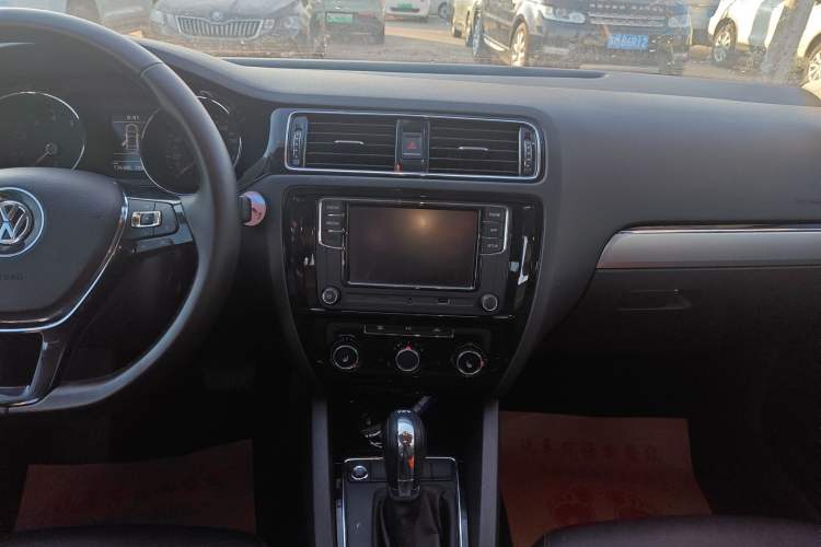 Used Volkswagen Sagitar 2018 180TSI DSG Prestige Edition
