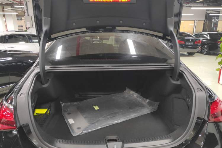 Used Mercedes-Benz E-Class 2025 Facelift E 300 L Luxury Edition