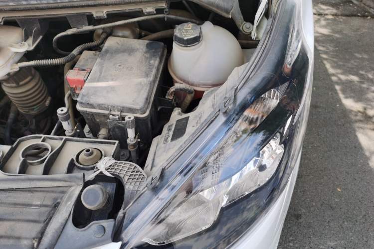 Used Ford Transit 2020 2.0T Gasoline Multi-Purpose Commercial Vehicle Mid-Drive Low-Roof Lift-Up Tailgate China VI Standard