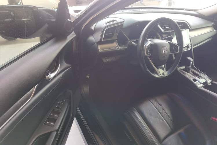 Used Honda Civic 2016 220TURBO CVT Prestige Edition
