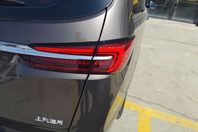 Used Buick GL8 2023 Land Executive Class Smart Enjoyment Model
