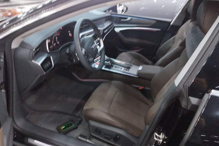 Used Audi A7L 2024 45TFSI S-line Dream-Building Edition Flow Crystal Package
