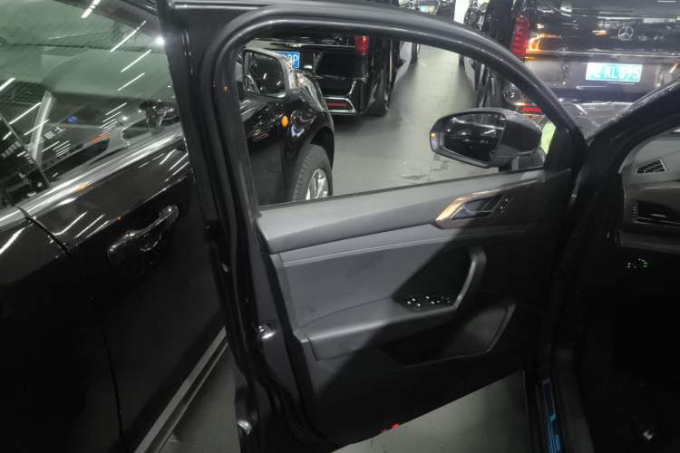 Used Volkswagen Tharu 2020 280TSI Two-Wheel Drive Luxury Edition China VI Standard
