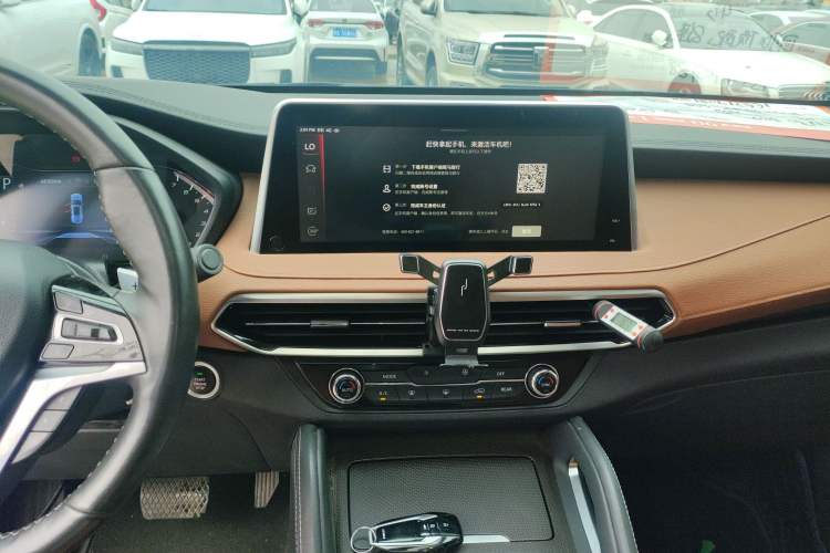 Used SAIC MAXUS D90 Pro 2020 2.0T Gasoline 4x4 Luxury Edition 6 Seats
