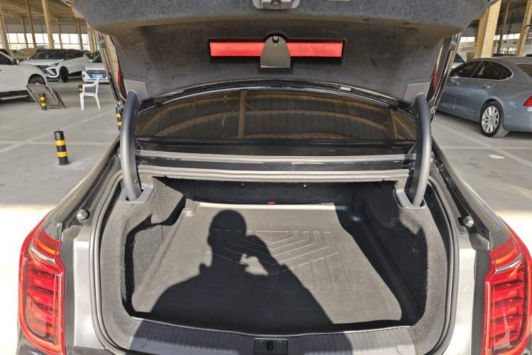 Used Hongqi H9 2022 2.0T Smart Connect Flagship Edition