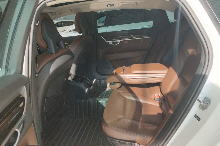 Used Volvo S90 2018 T4 Zhiyuan Edition
