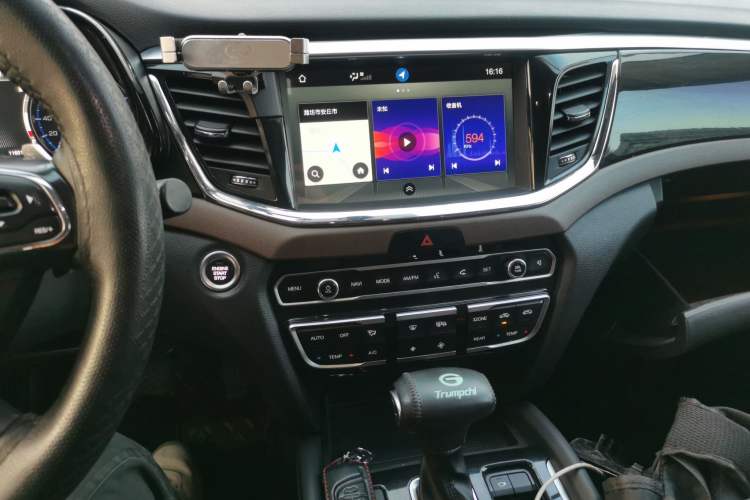 Used GAC Trumpchi GS8 2017 320T Two-Wheel Drive Luxury Smart Connectivity Version (7 Seats)
