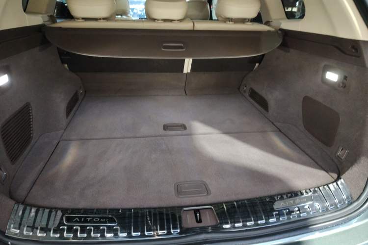 Used Hima AITO M7 2024 1.5T Intelligent Drive 4WD Ultra Version 5 Seats