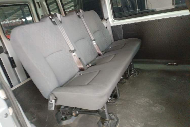 Used JMC Fushun 2022 2.0T Manual Multi-Function Passenger Vehicle Short Wheelbase Mid-Height Roof 6-Seater