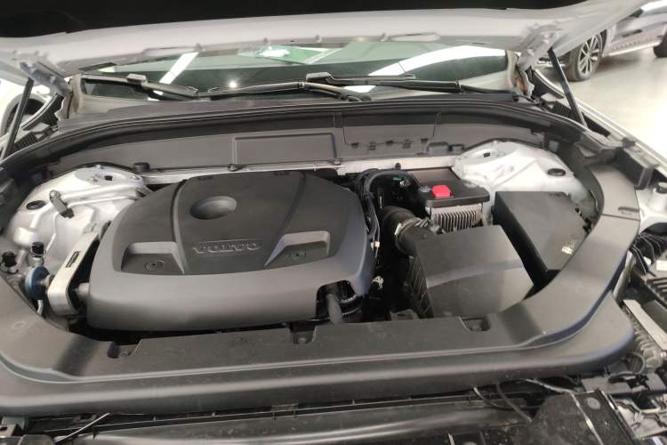 Used Volvo XC60 2019 T5 4x4 Smart Edition China VI Standard
