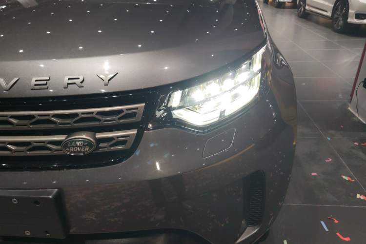 Used Land Rover Discovery 2019 2.0T SE
