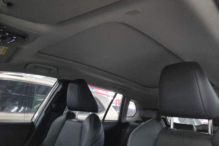 Used Toyota FRONTLANDER 2023 2.0L Smart Electric Hybrid Dual-Engine Deluxe Version
