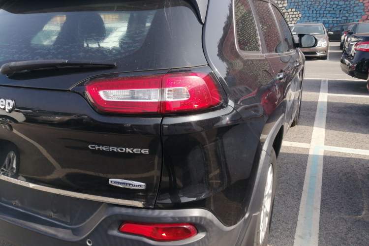 Used  Cherokee 2016 2.4L Professional Smart Version