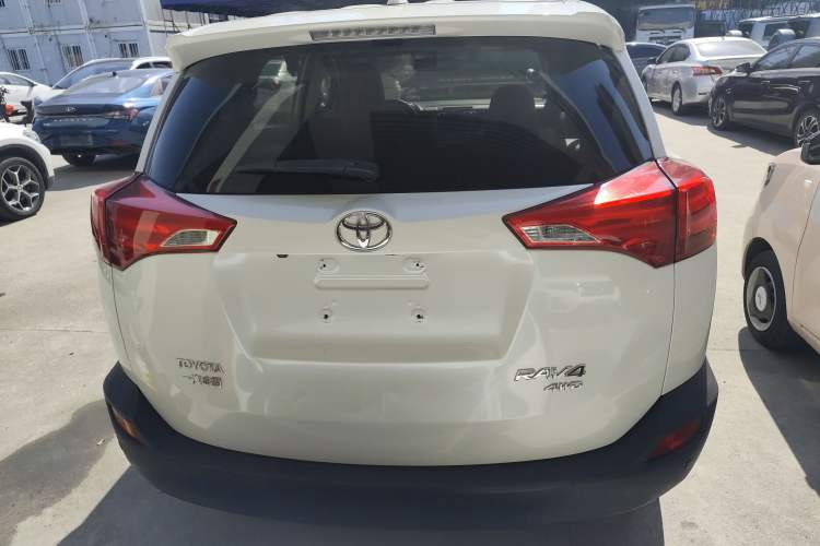 Used Toyota RAV4 2015 2.0L CVT Four-Wheel Drive New Edition
