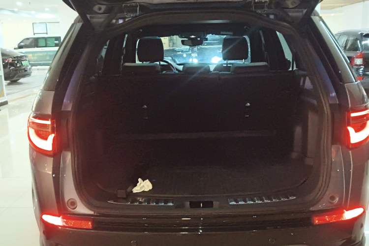 Used Land Rover Discovery Sport 2022 Revised Version 249 PS R-Dynamic S Performance Edition 5 Seats