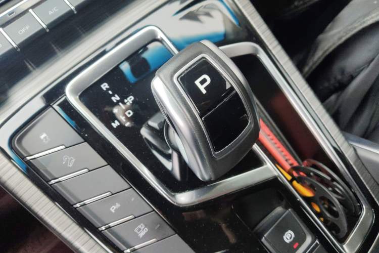 Used Geely Auto Emgrand X7 Sport 2020 1.8TD DCT ZhiZun PRO
