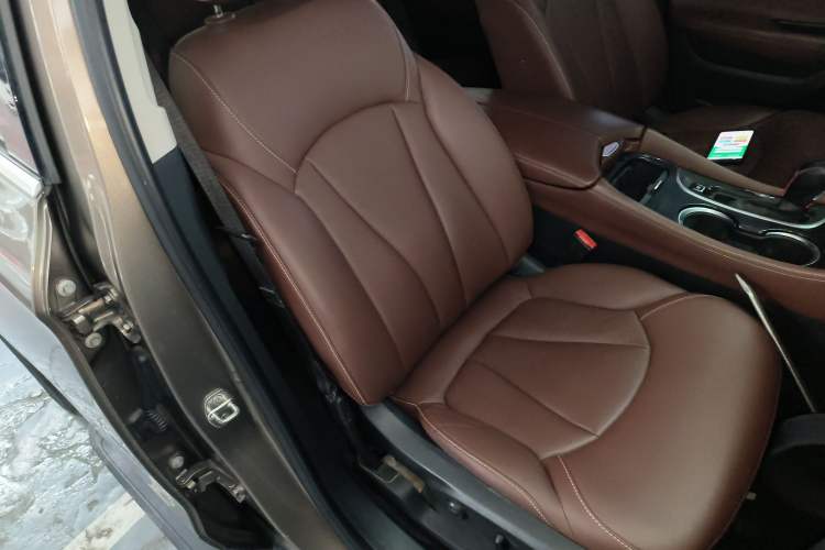 Used Buick Envision 2018 20T Two-Wheel Drive Luxury Model
