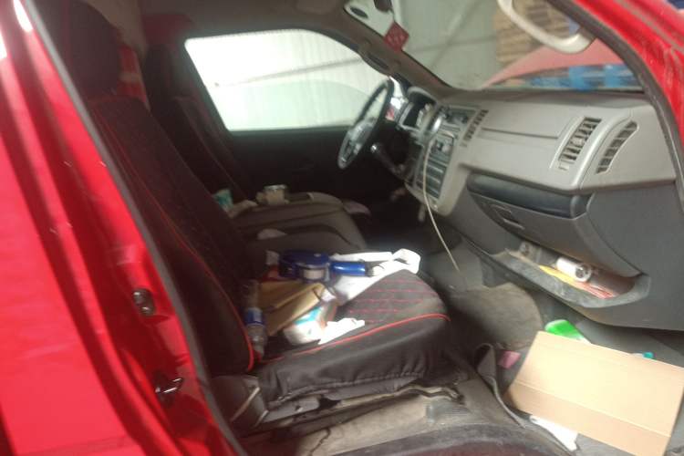 Used Foton Scenic G7 2017 2.0L Long-Wheelbase Commercial Van High Roof 2 Seats 4Q20M
