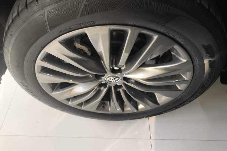 Used Toyota Highlander 2022 Dual-Engine 2.5L Four-Wheel Drive Prestige Version 7 Seats