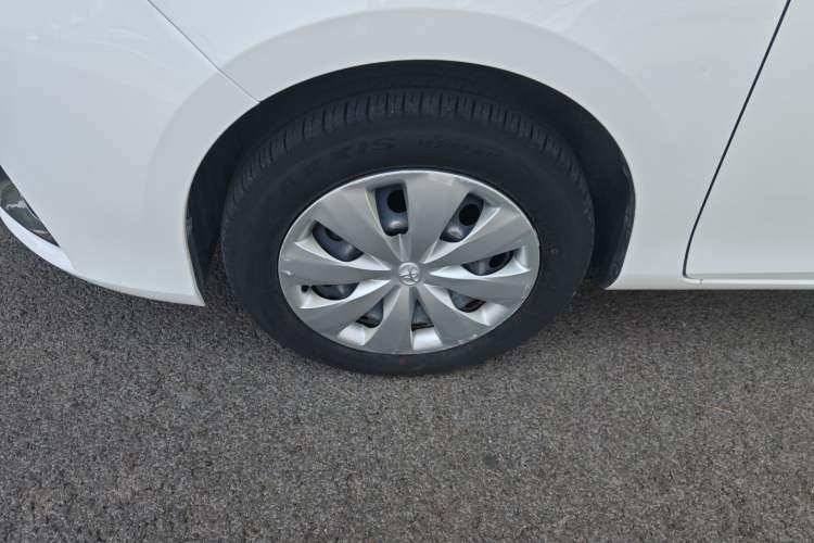 Used Toyota YARiS L 2016 Revised 1.5E CVT Charming Edition
