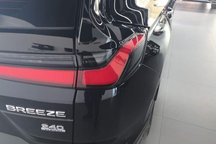 Used Honda Breeze 2023 240TURBO Two-Wheel-Drive Luxury Edition 5 Seats
