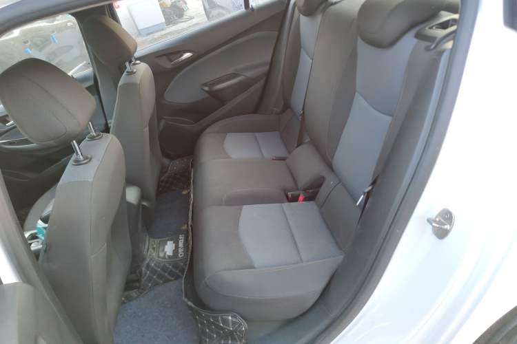 Used Chevrolet Cruze 2018 320 Automatic Pioneer Sunroof Edition
