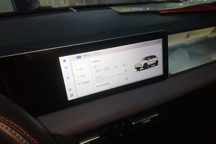 Used Geometry E Firefly 2022 401 km Linglong Tiger 4 Seats
