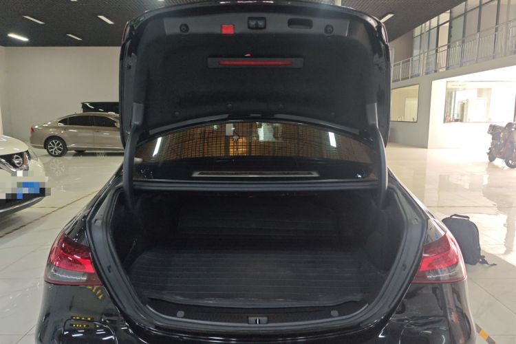 Used Mercedes-Benz E-Class New Energy 2022 E 350 e L Plug-in Hybrid Sedan
