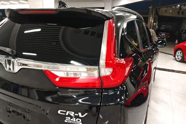 Used Honda CR-V 2017 240TURBO CVT Front-Wheel Drive Fashion Edition